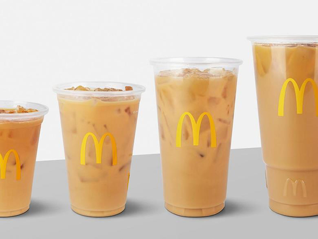 麦当劳将试用回收和生物基材料制成透明塑料杯-01.jpg 